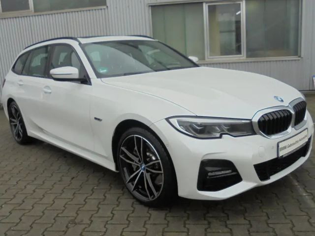 BMW 3 Serie 330 M-Sport Touring 330e