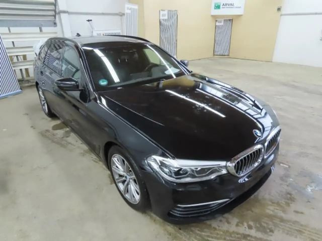 BMW 5 Serie 530 xDrive 530i