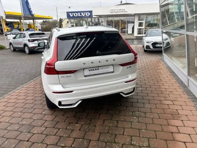 Volvo XC60 AWD Plus Dark