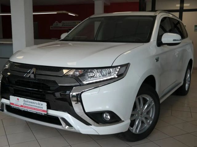 Mitsubishi Outlander PHEV 4WD MIVEC