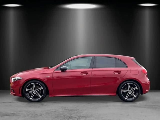 Mercedes-Benz A-Klasse A 220 AMG A 220 d