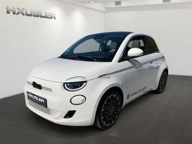 Fiat 500e Bocelli Navi Glasdach PDC Kamera ACC Sitzheizung