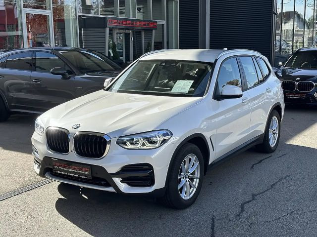 BMW X3 xDrive Advantage pakket