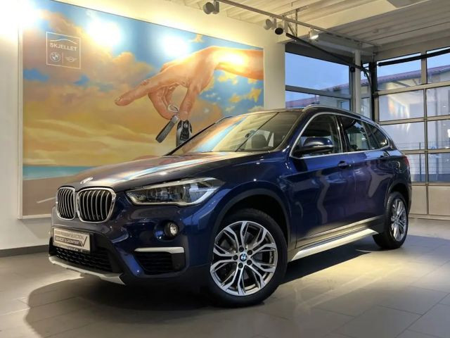 BMW X1 sDr.20i Aut. xLine PANO+LED+AHK+KAM+SPUR+18*