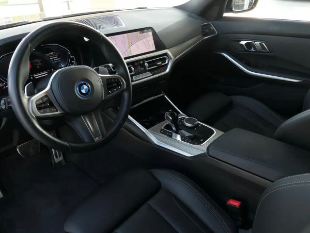 BMW 3 Serie 320 M-Sport Touring 320e 320e