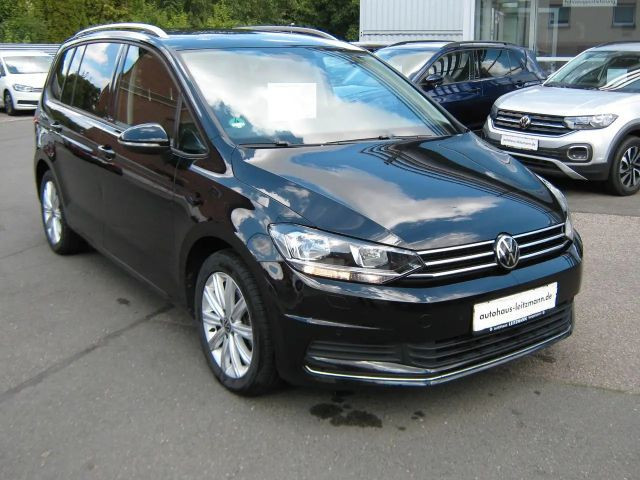 Volkswagen Touran DSG 2.0 TDI