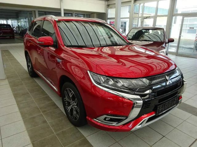 Mitsubishi Outlander PHEV 4WD