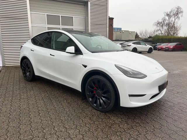 Tesla Model Y Performance Dual Motor AWD