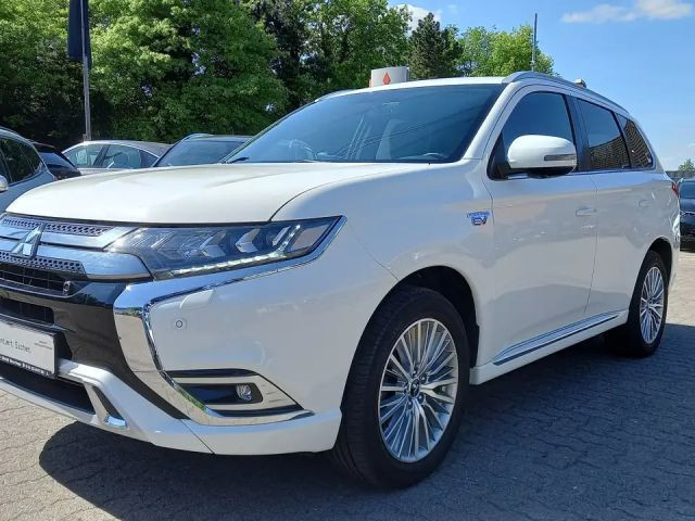 Mitsubishi Outlander PHEV 4WD