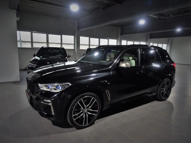 BMW X5 X5M50d JET BLACK ACC PANO SOFTCL TV STZG AKSITBE