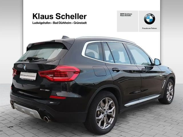 BMW X3 xDrive30i