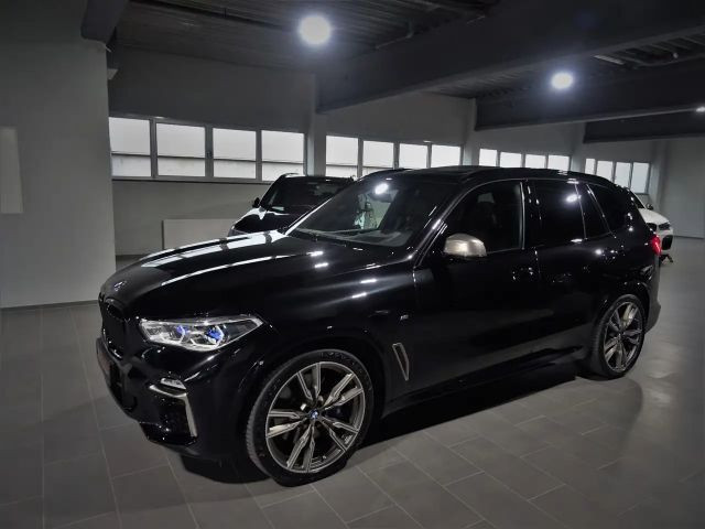 BMW X5 d JET BLACK ACC SKYLOUNGE-PANO HUD NIGHVS