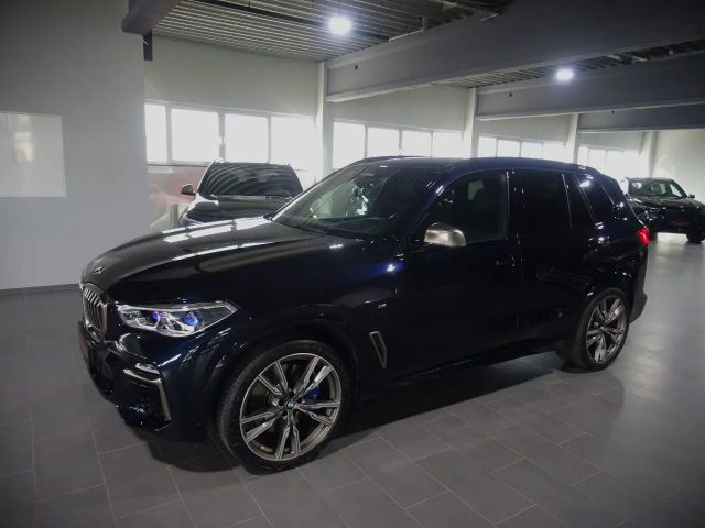 BMW X5 X5M50d JET BLACK ACC PANO SOFTCL MASAGE SITZBELÜ