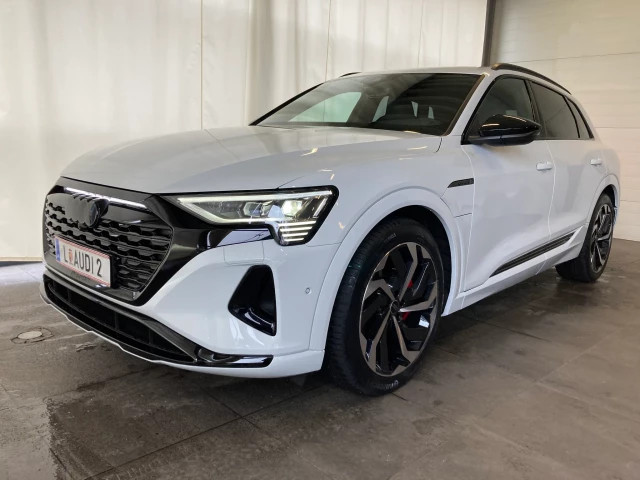 Audi Q8 e-tron Quattro Business 55