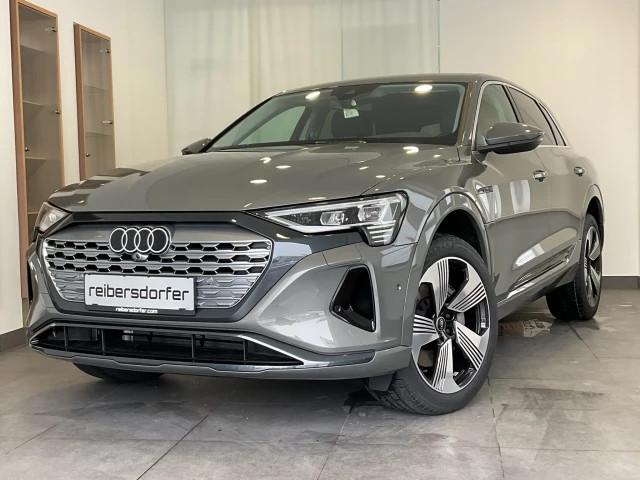 Audi Q8 e-tron Quattro Business 55