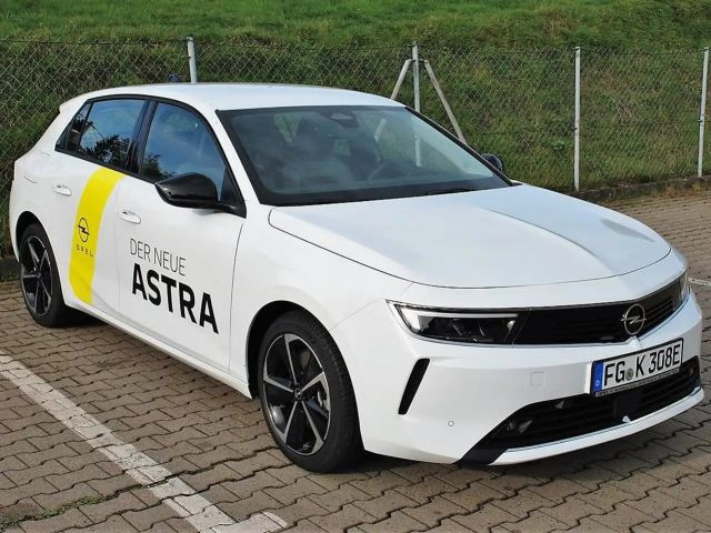 Opel Astra Innovation Hybrid