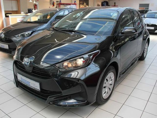 Toyota Yaris Business Hybride