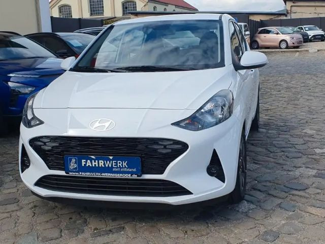 Hyundai i10 1,0 Spezial '15"Alu,Einparkhilfe,Car Play..