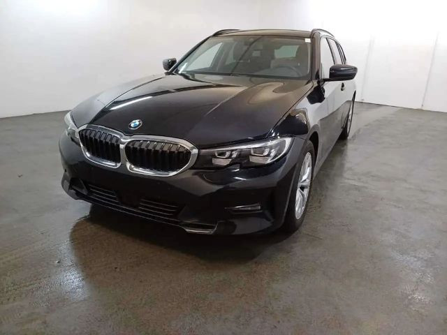 BMW 3 Serie 320 dxA NAVI+ACC+DAB+LHZ+SHZ+PDC+MFL+BT+ALU+DA+