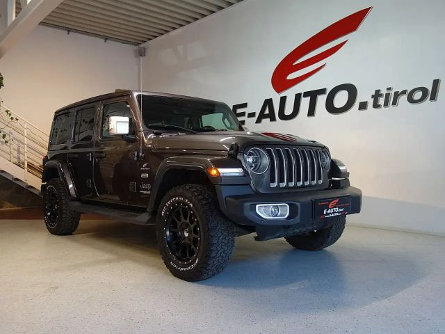 Jeep Wrangler Overland Sahara