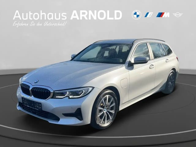 BMW 3 Serie 330 Touring Advantage pakket 330e