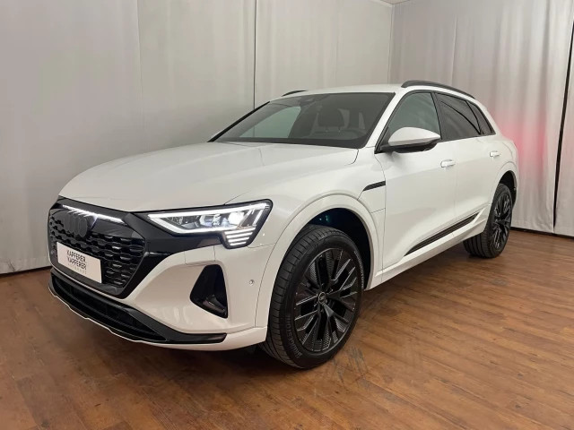 Audi Q8 e-tron Quattro Business 50