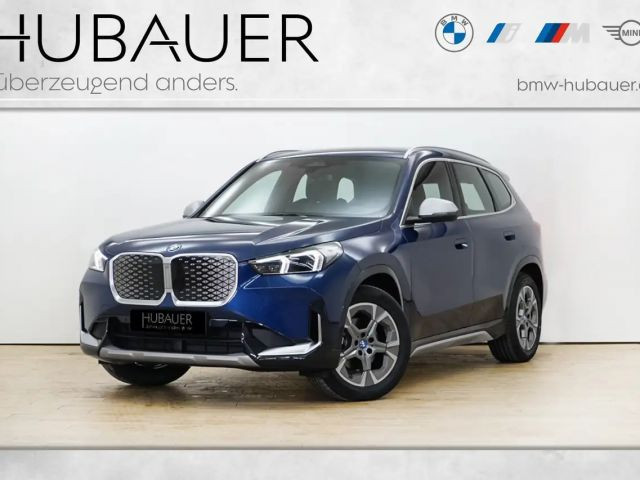 BMW iX1 eDrive20 [xLine, Navi, AHK, ACC, RFK]