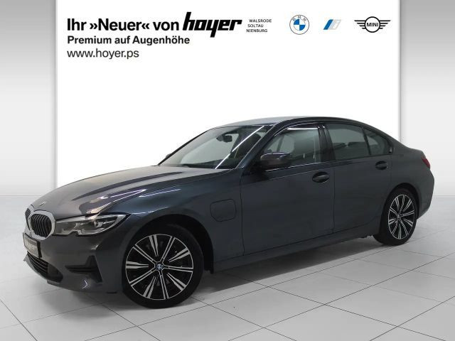 BMW 3 Serie 330 Advantage pakket Limousine 330e