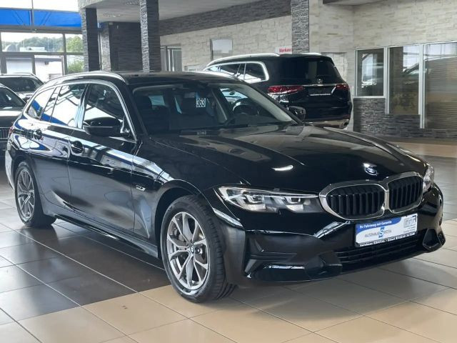 BMW 3 Serie 330 Advantage pakket 330e