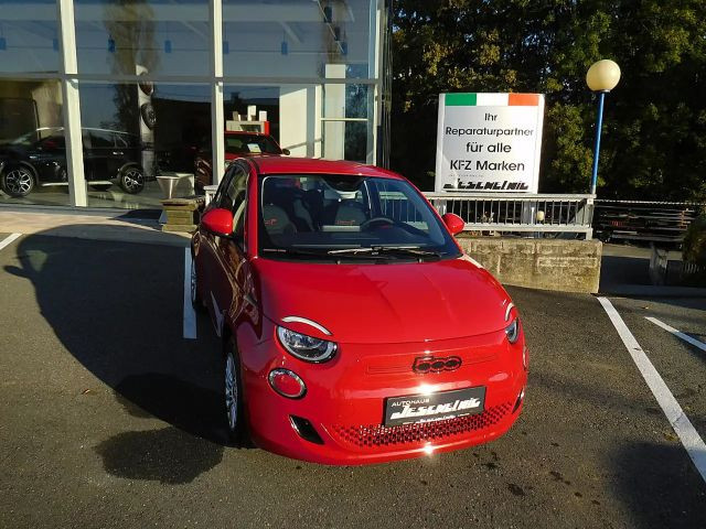 Fiat 500e RED 42 kWh