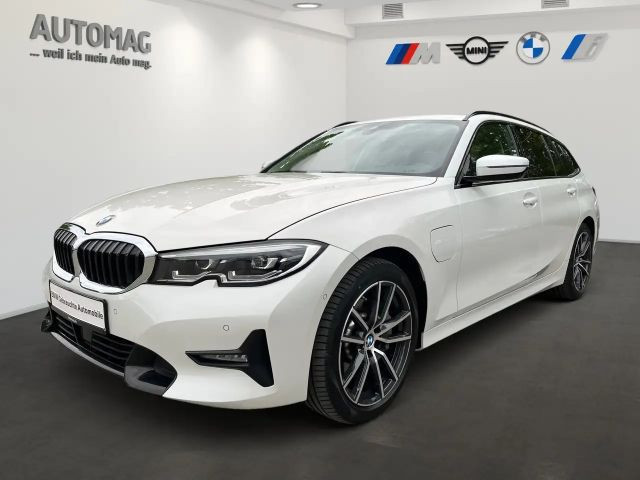 BMW 3 Serie 330 Sport Line Touring 330e