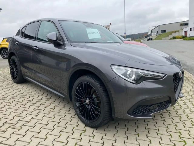 Alfa Romeo Stelvio Turbo Q4 AT8