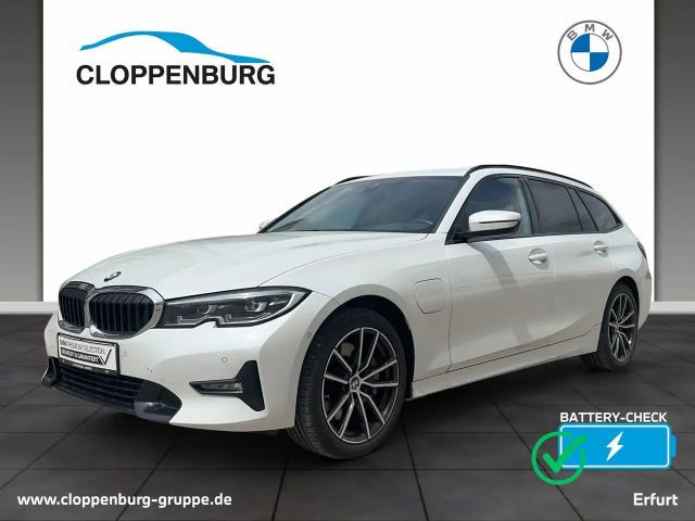 BMW 3 Serie 330 Sport Line Touring 330e