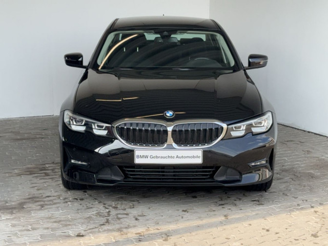 BMW 3 Serie 320 xDrive Limousine 320i