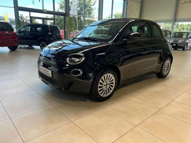 Fiat 500e Action