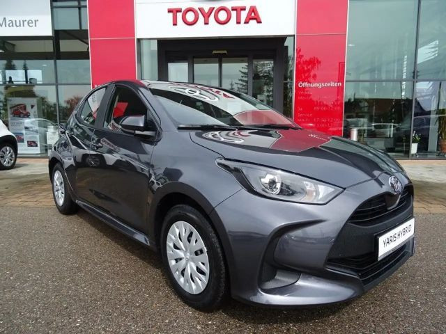 Toyota Yaris Business Hybride VVT-i