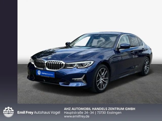 BMW 3 Serie 330 Luxury Line xDrive 330i