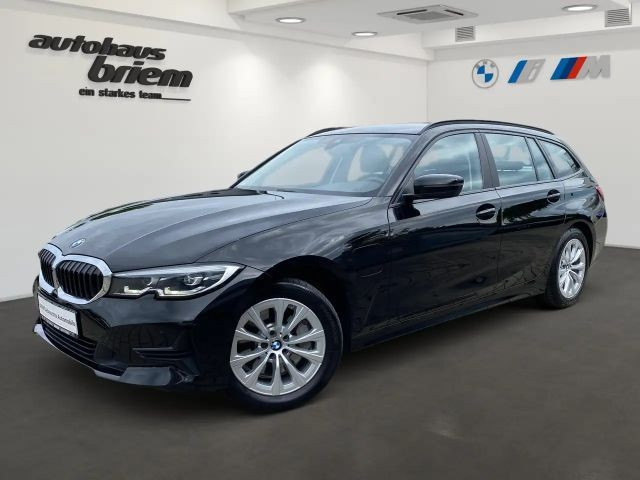 BMW 3 Serie 330 Touring Advantage pakket 330e