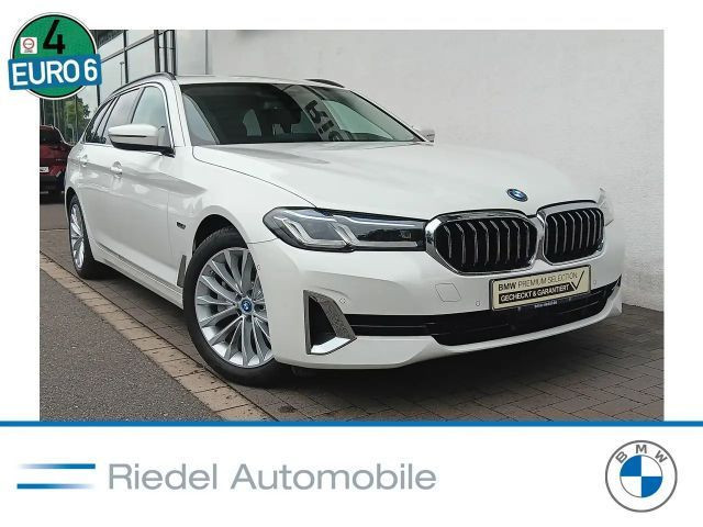 BMW 5 Serie 530 Luxury Line xDrive Touring 530e