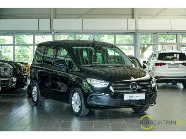 Mercedes-Benz T-Klasse d Advantage Park-Paket Navigations-Paket