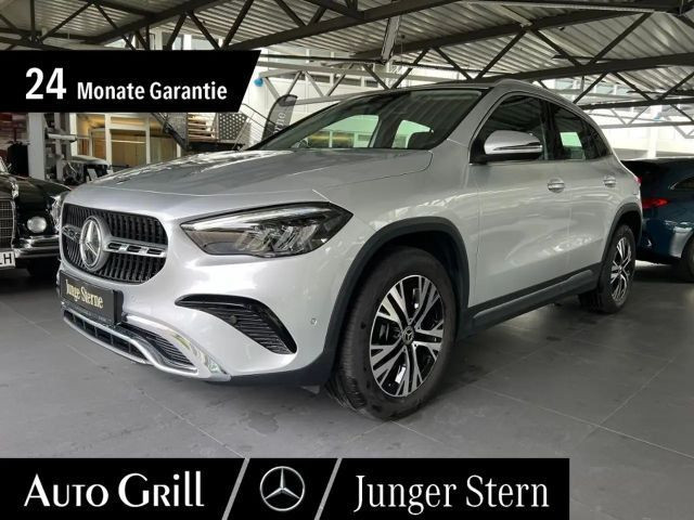 Mercedes-Benz GLA-Klasse GLA 180 Progres Adv Rü-Kam elHeckkl LED CarPlay