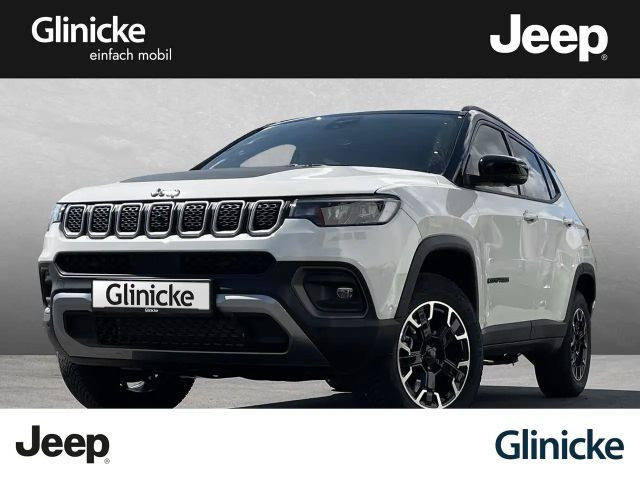 Jeep Compass PHEV High Upland Fernlichtassis. Carplay