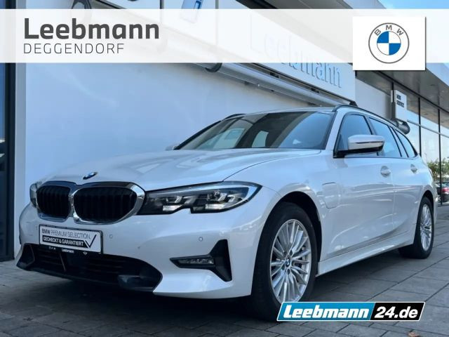 BMW 3 Serie 330 xDrive Sport Line Touring 330e