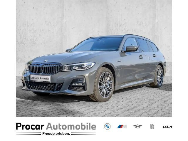 BMW 3 Serie 330 M-Sport xDrive Touring 330e