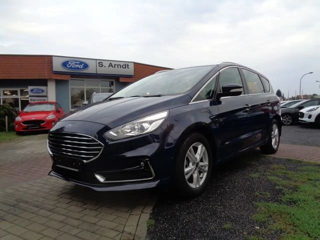 Ford S-Max Titanium