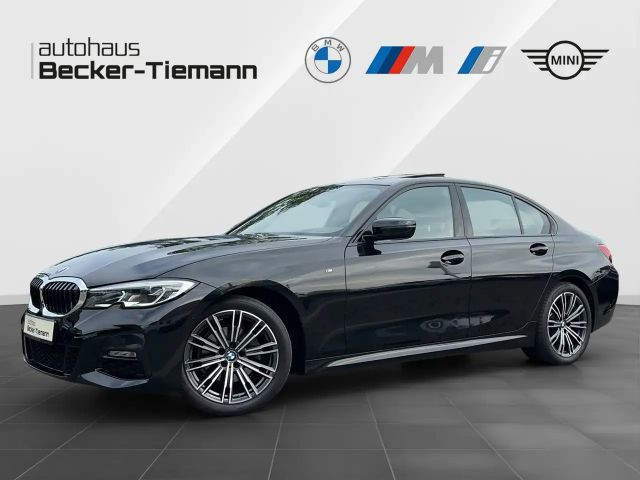 BMW 3 Serie 320 M-Sport xDrive Limousine 320i