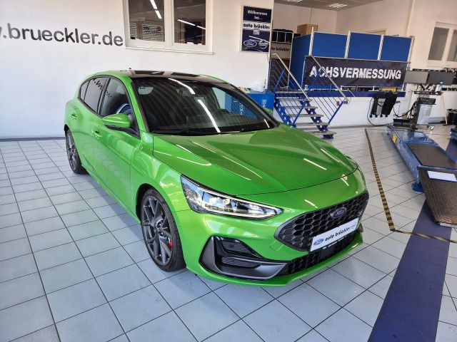 Ford Focus EcoBoost ST Line