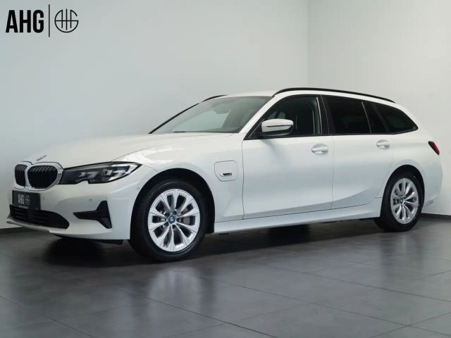 BMW 3 Serie 330 Touring Advantage pakket 330e