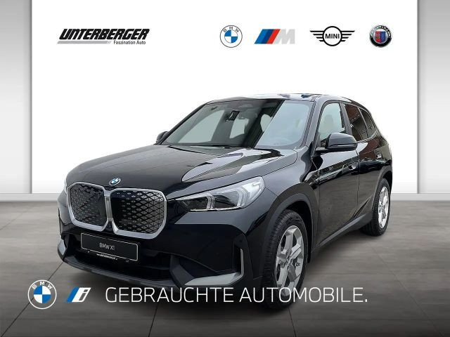 BMW iX1 eDrive20 Premiumpaket | AHK