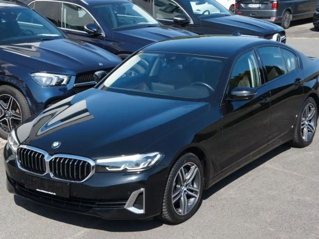 BMW 5 Serie 540 Luxury Line Sedan 540i